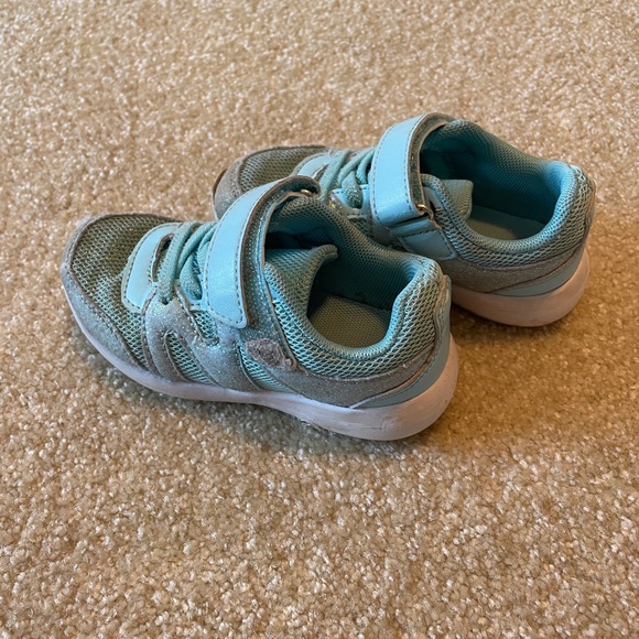 FabKids Girls Shoes - Picture 3 of 9